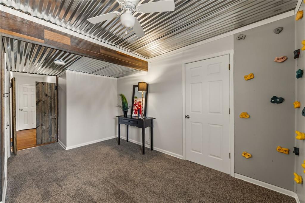 316 Creekside Court
