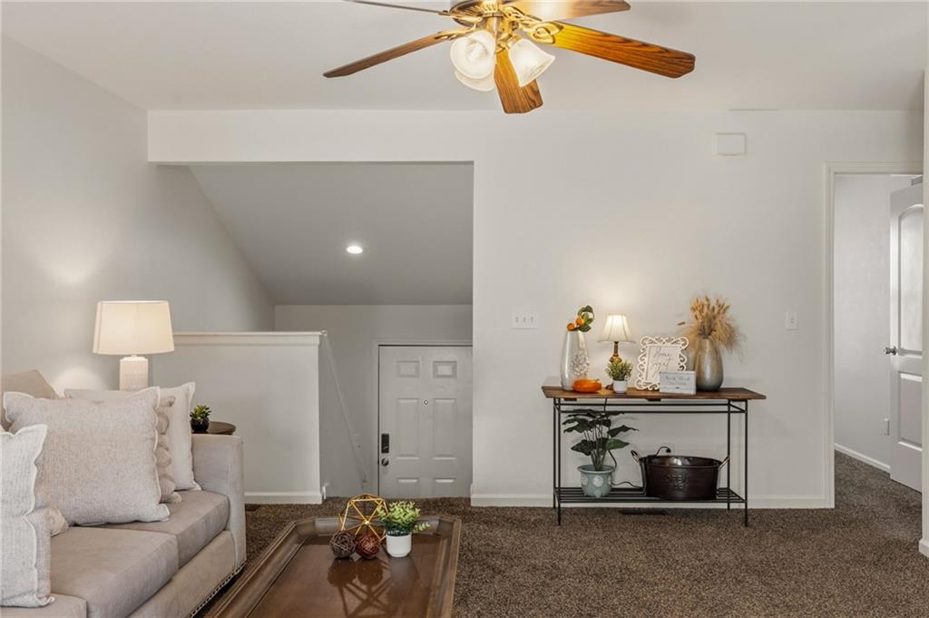316 Creekside Court