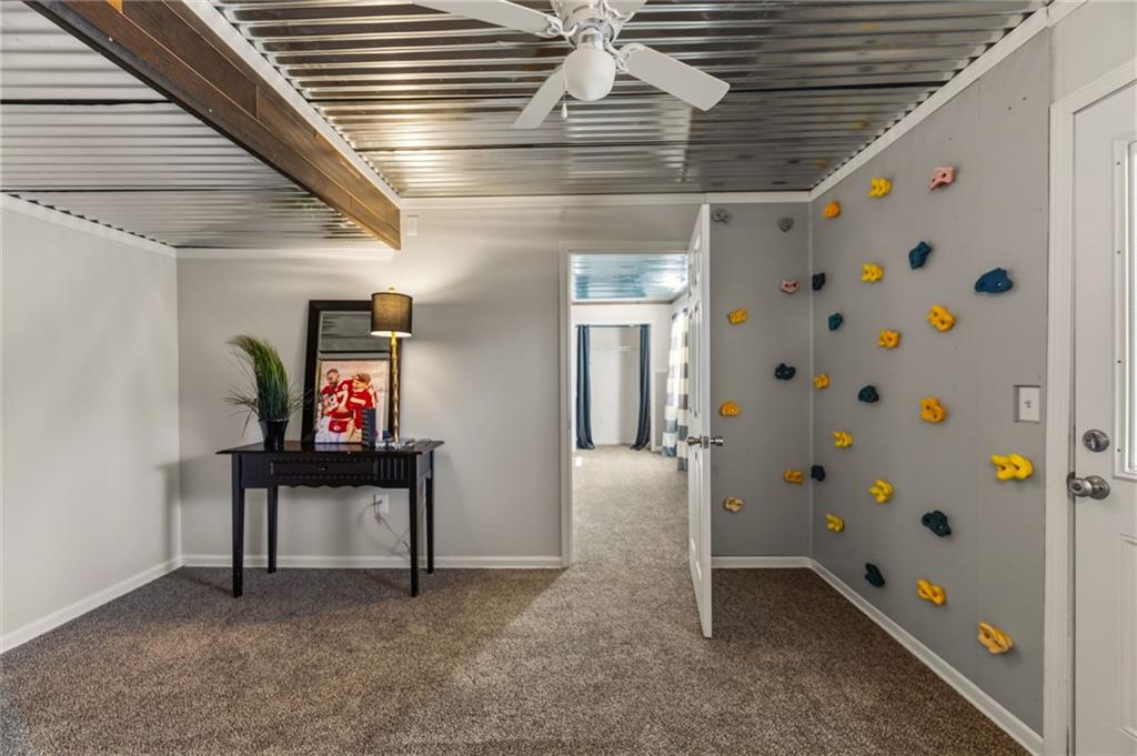 316 Creekside Court