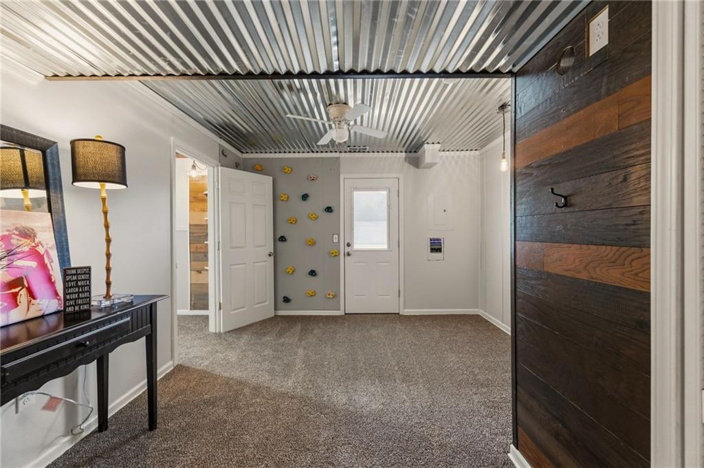 316 Creekside Court