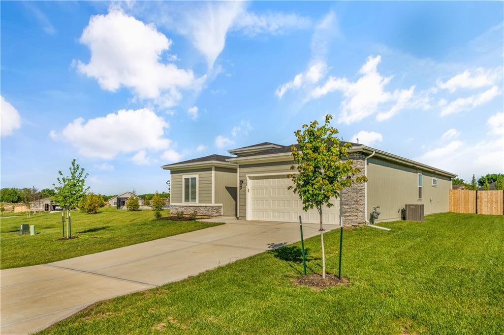 1592 Grayhawk Drive