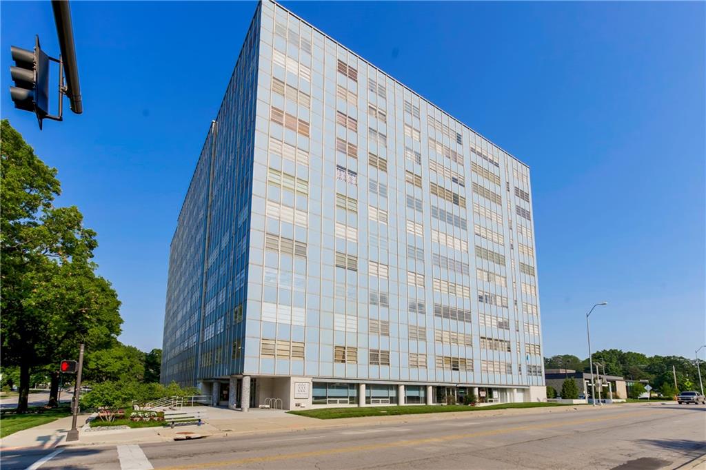 333 W Meyer Boulevard Unit: 615