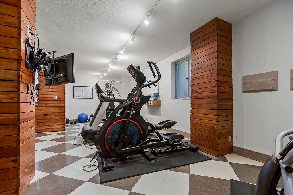 333 W Meyer Boulevard Unit: 615