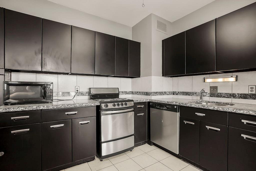 333 W Meyer Boulevard Unit: 615
