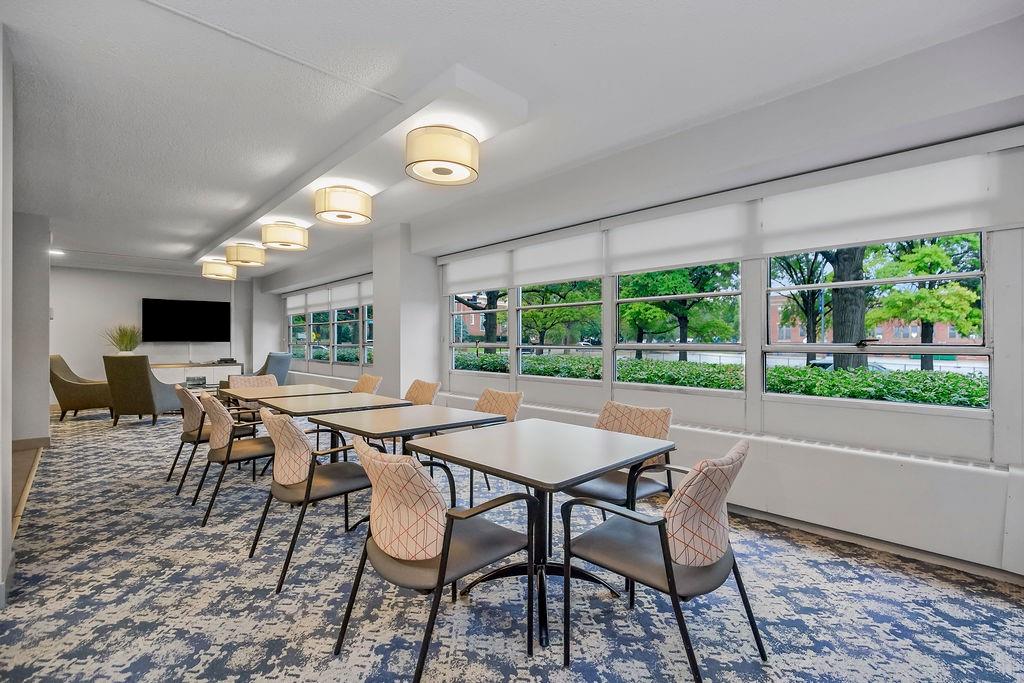 333 W Meyer Boulevard Unit: 615