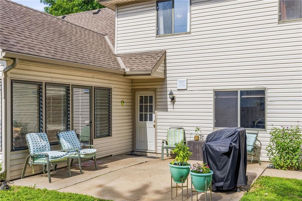 5233 NW Old Pike Road