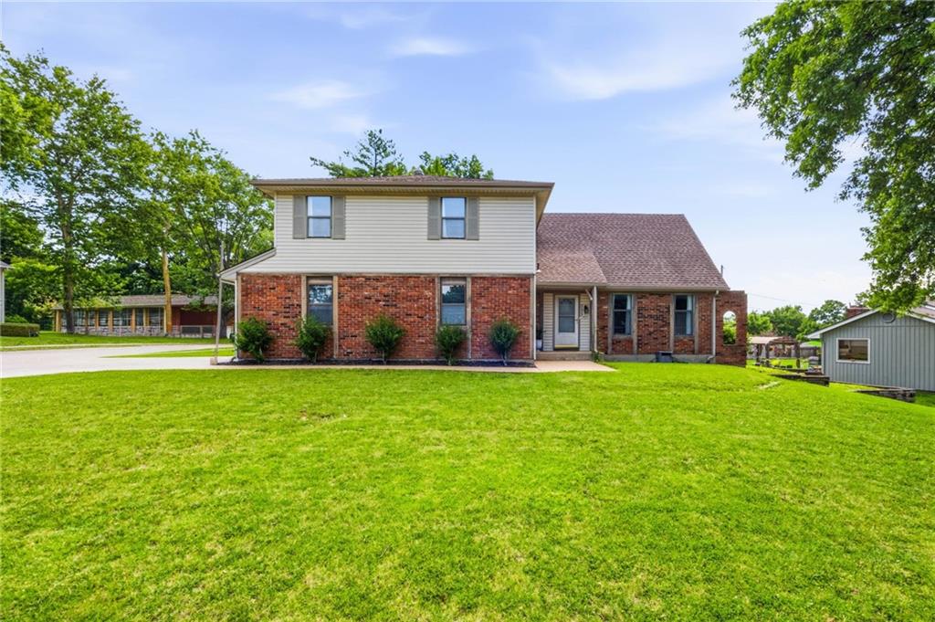 5233 NW Old Pike Road