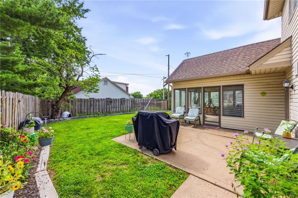 5233 NW Old Pike Road