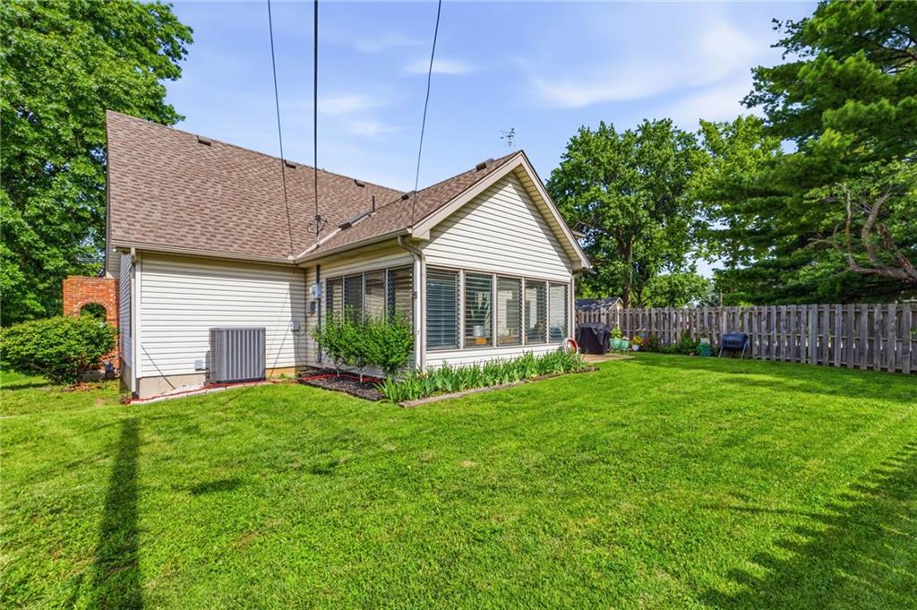 5233 NW Old Pike Road