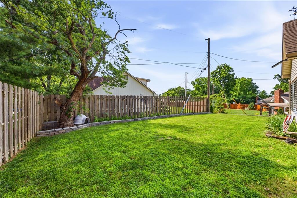 5233 NW Old Pike Road