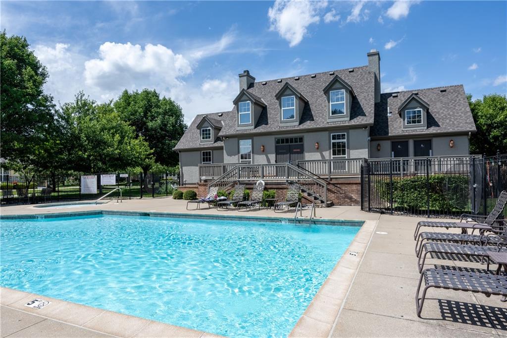 15183 S Greenwood Street Unit: 2700