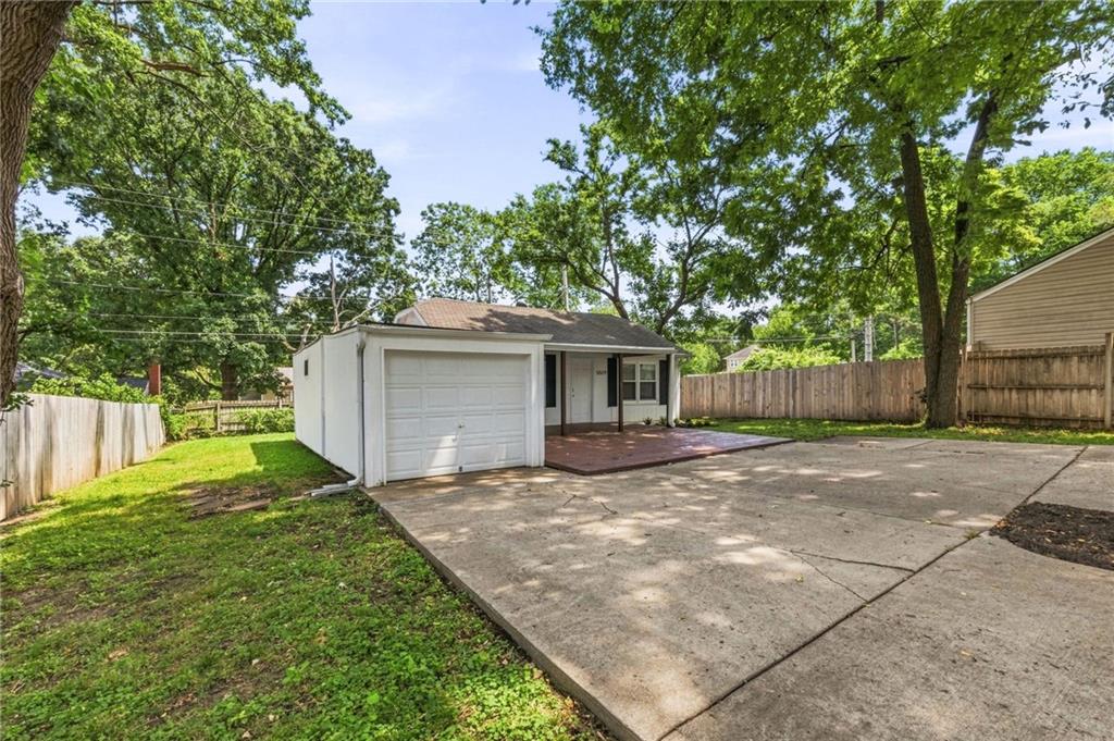 5529 Outlook Street