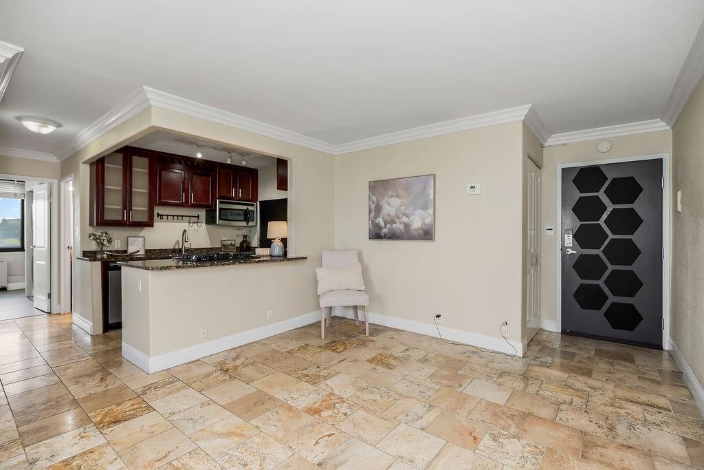 700 E 8th Street Unit: 5K