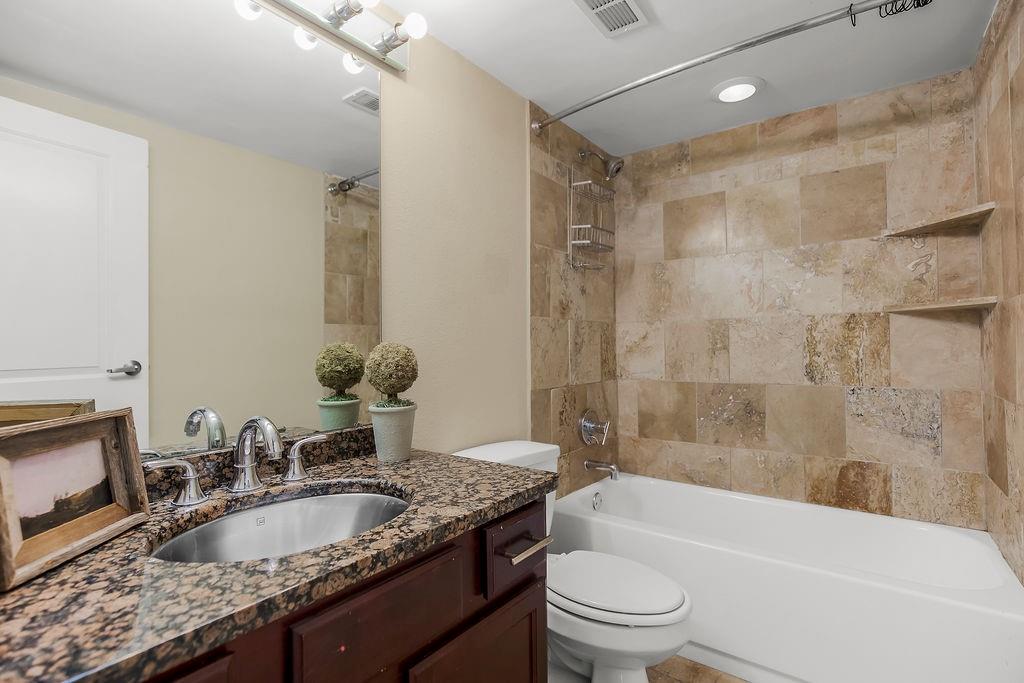 700 E 8th Street Unit: 5K