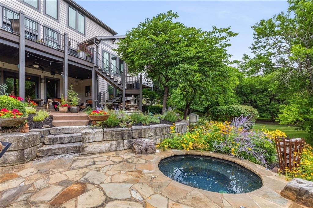 7435 Deer Ridge Drive