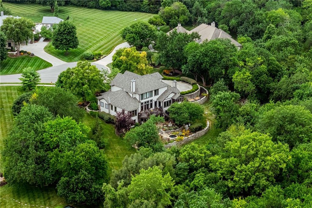 7435 Deer Ridge Drive
