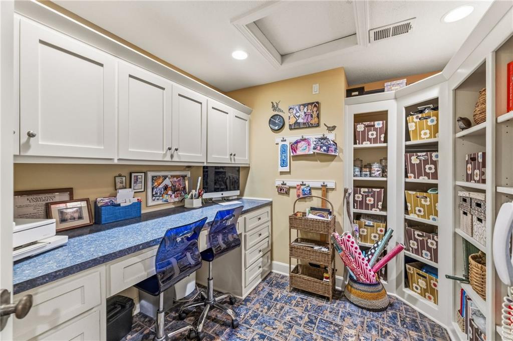 7435 Deer Ridge Drive