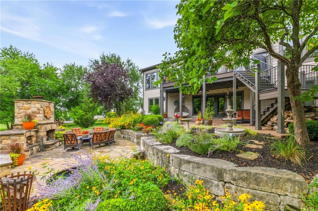 7435 Deer Ridge Drive