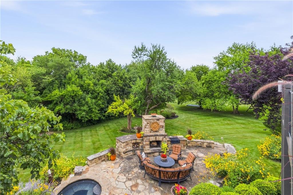 7435 Deer Ridge Drive
