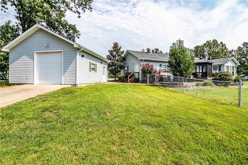 12338 Crestview Drive