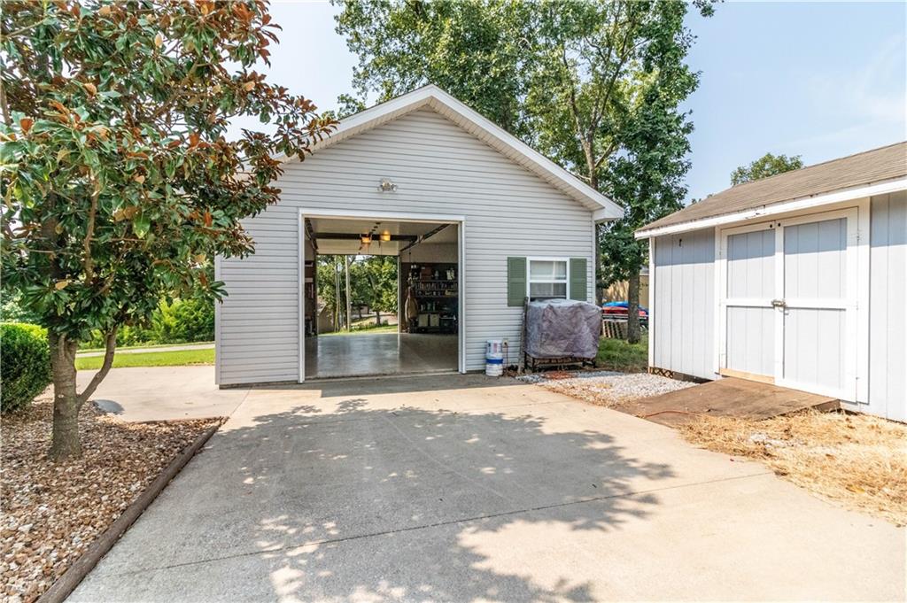 12338 Crestview Drive