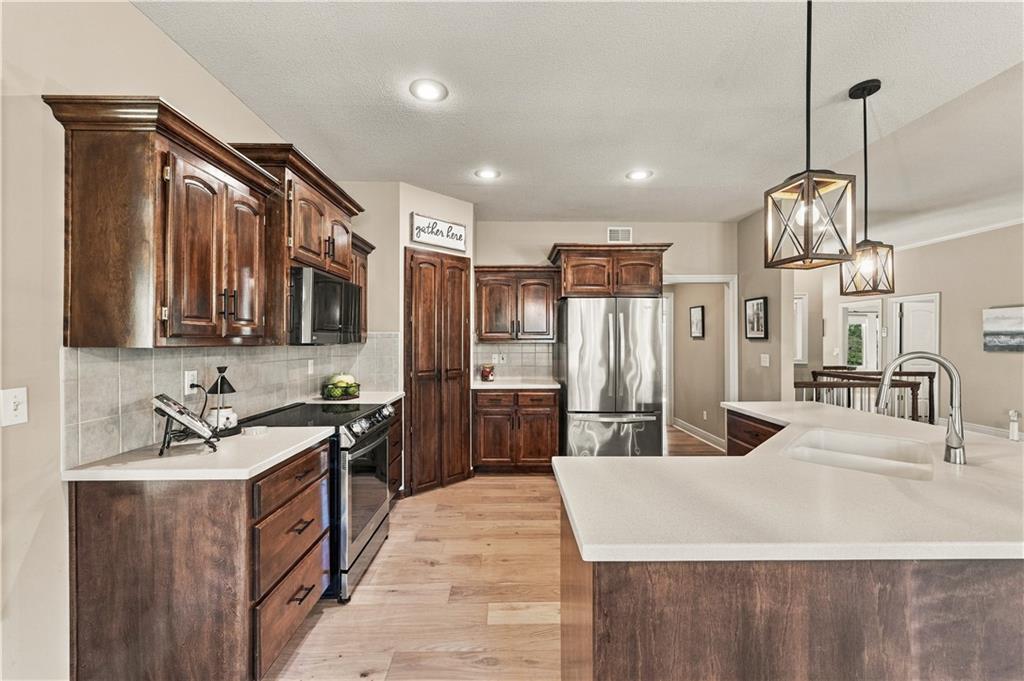 14325 Manor Court