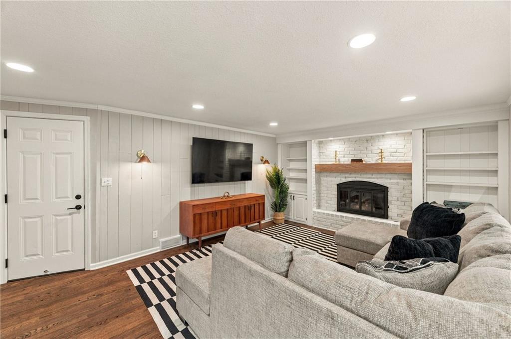 9300 Beverly Drive