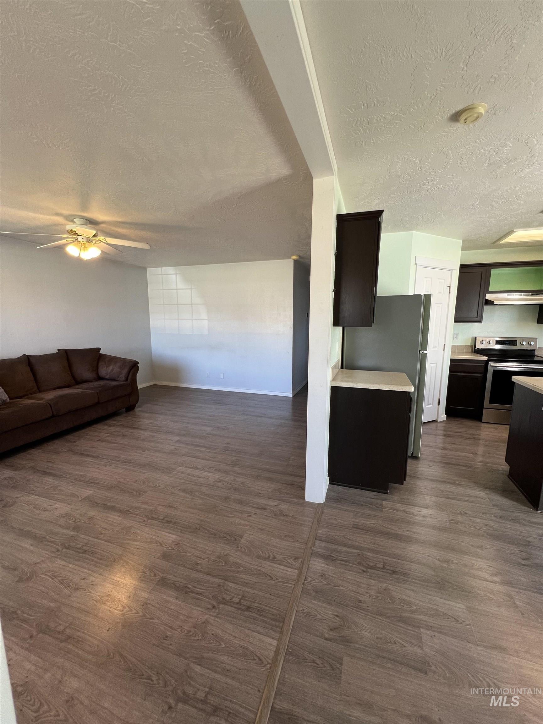 10749 W Susan