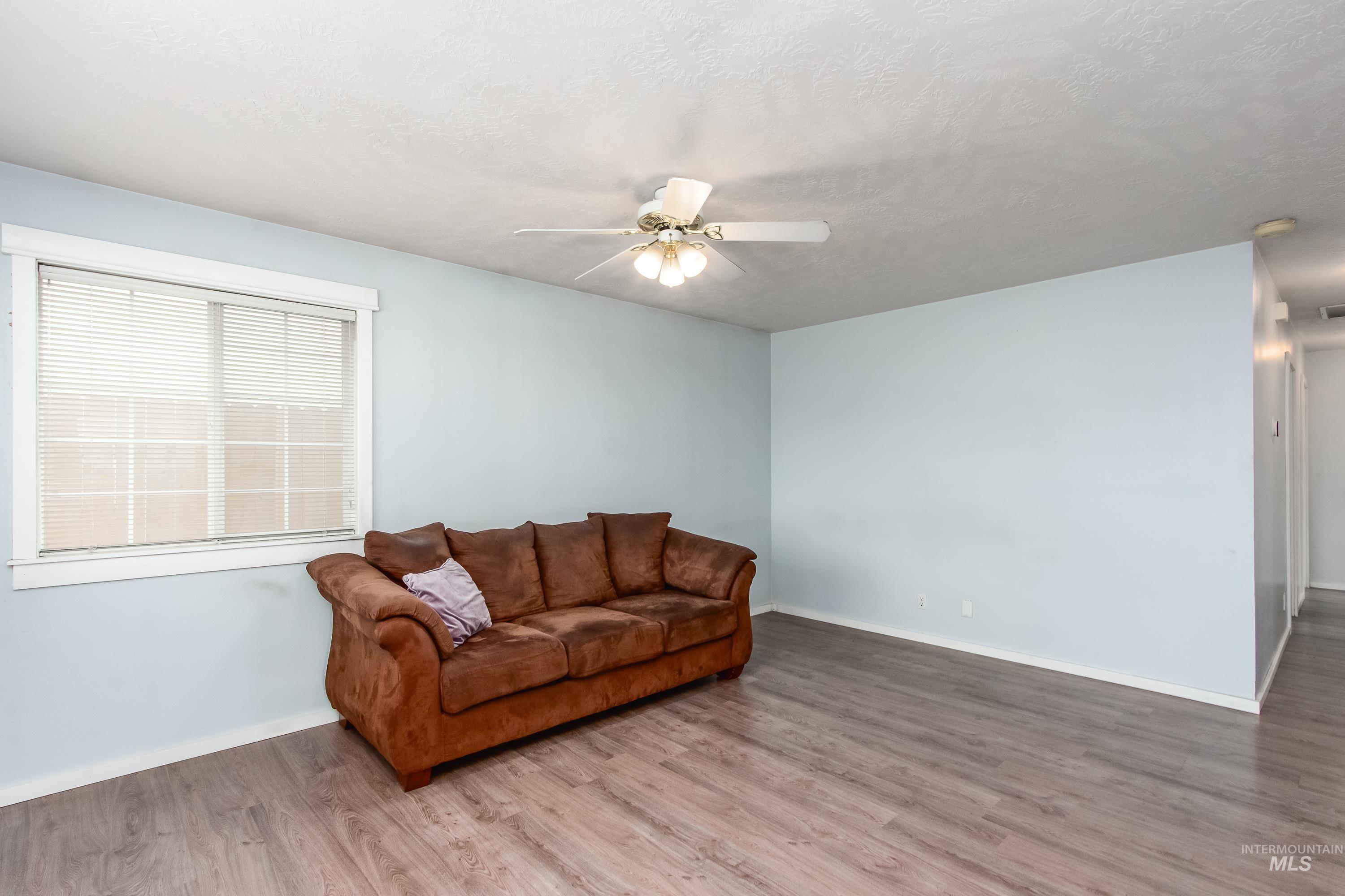 10749 W Susan