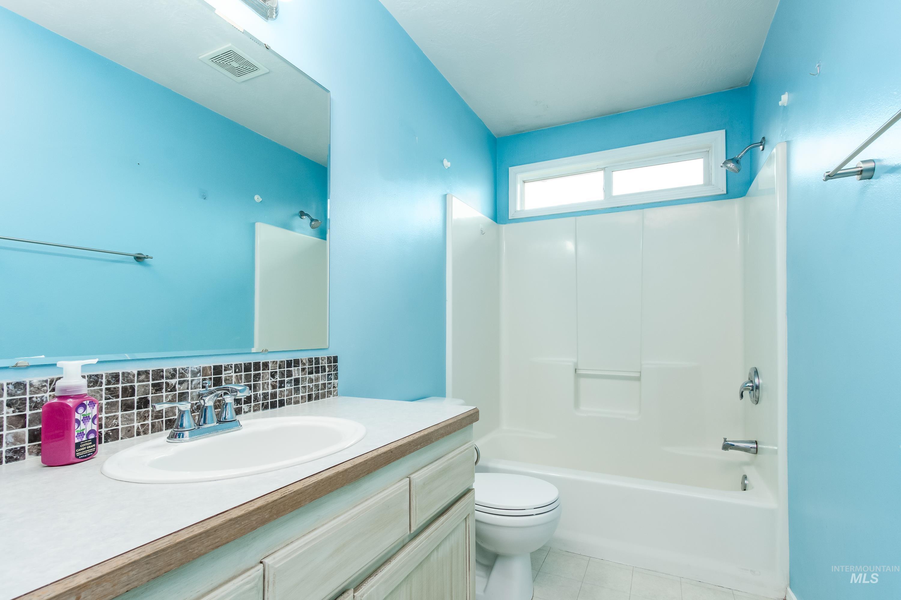 10749 W Susan