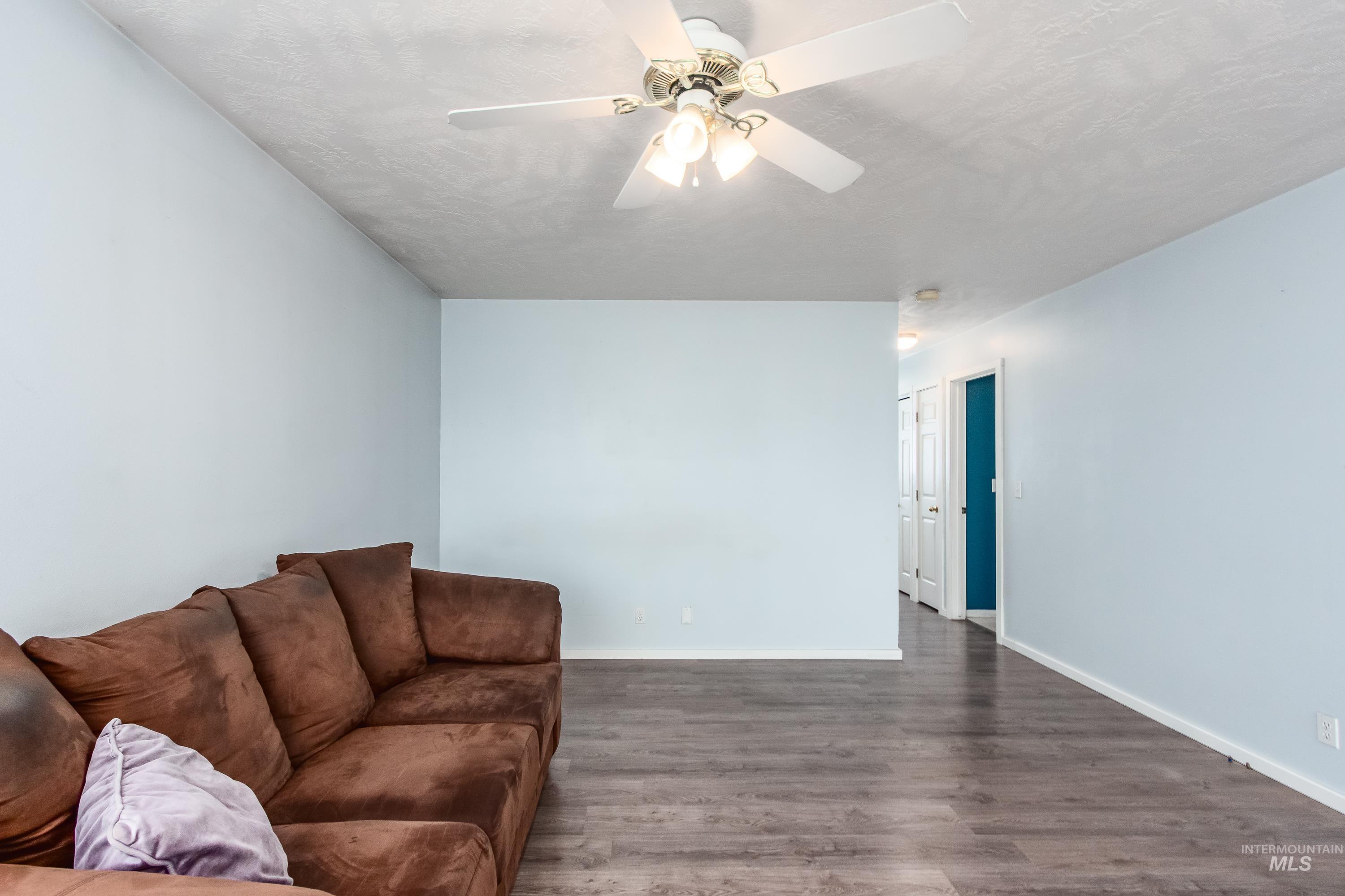 10749 W Susan
