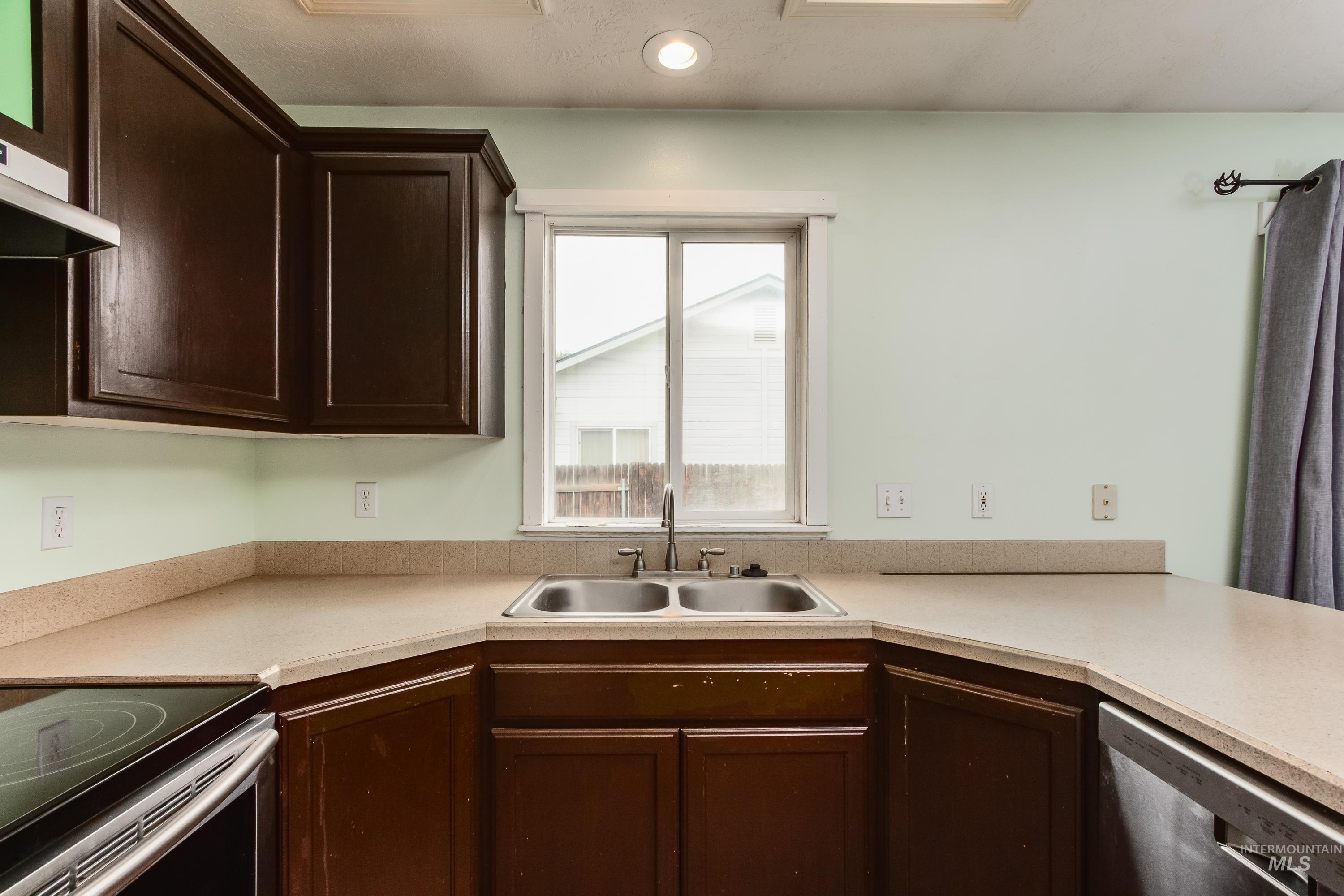 10749 W Susan