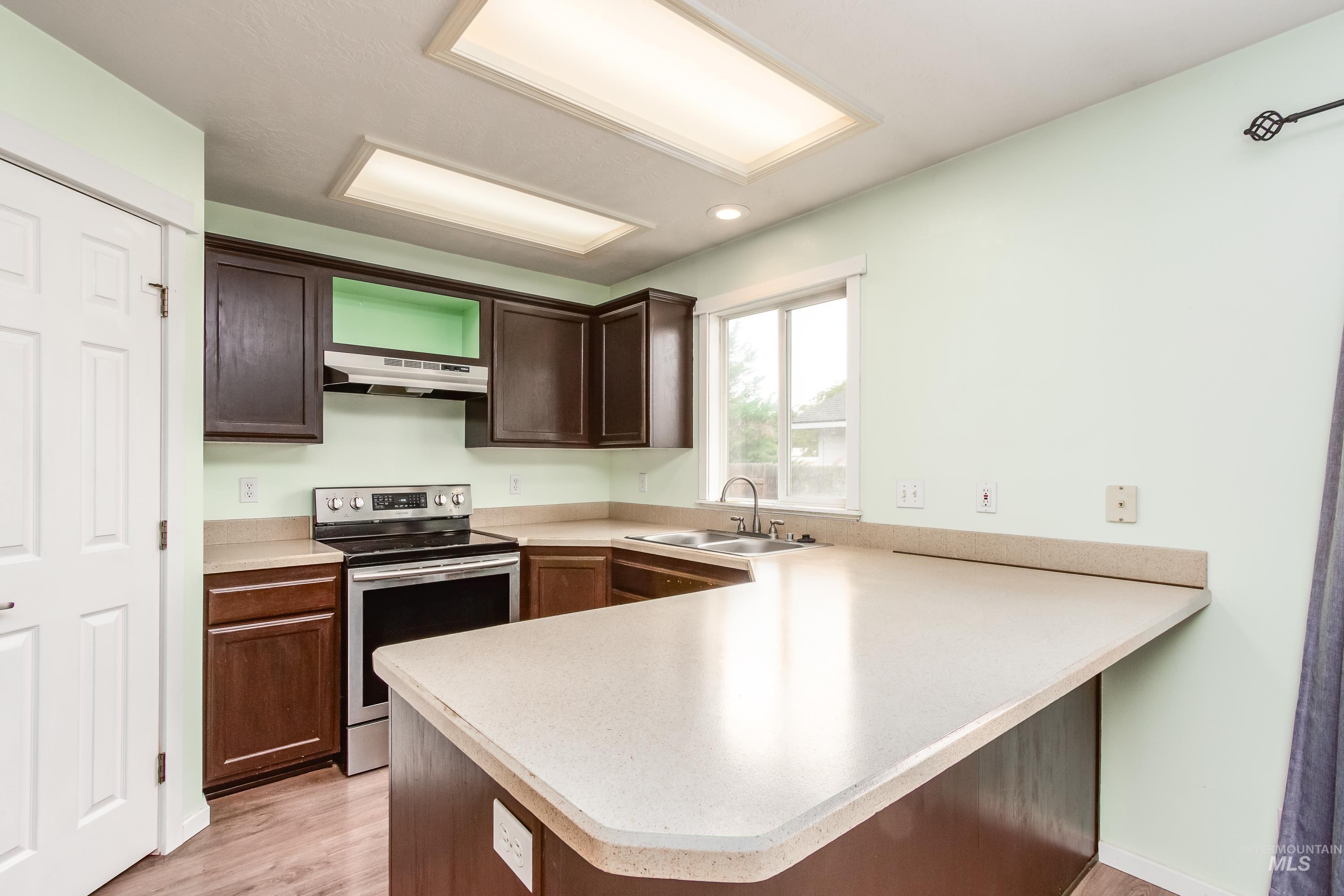 10749 W Susan