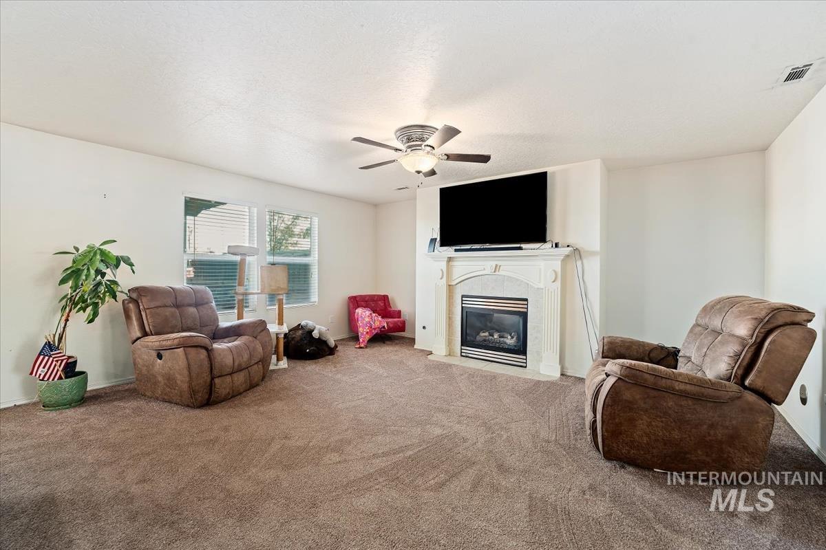 1340 E Grand Canyon St