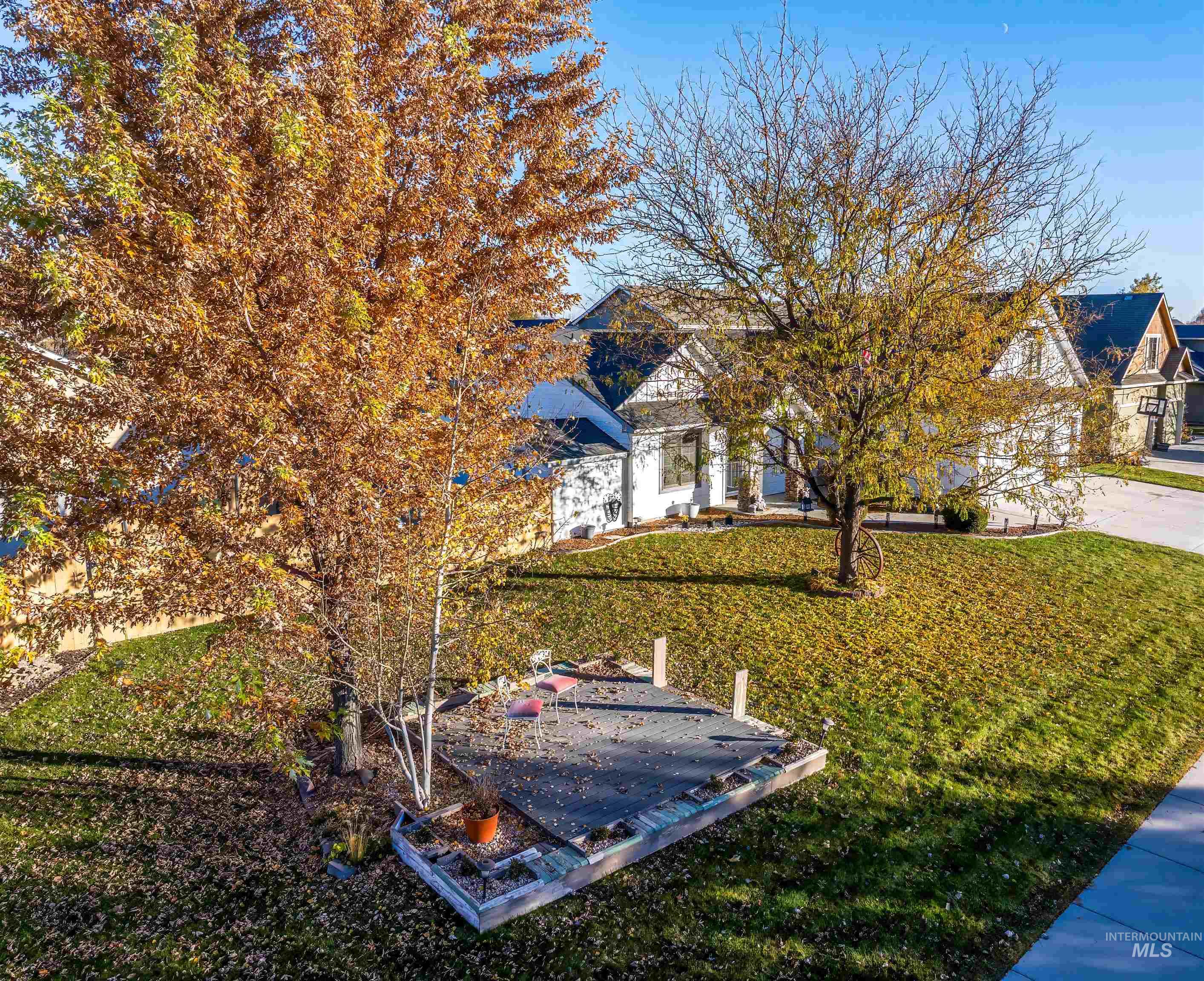 586 S Red Oak Ave