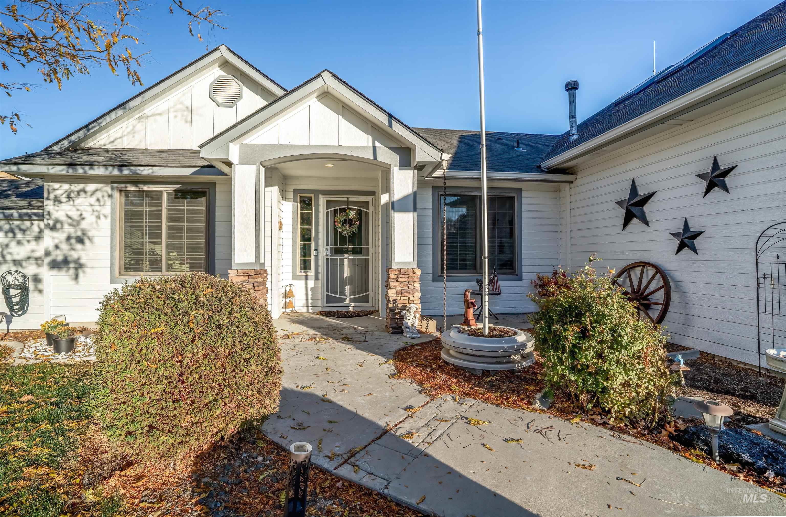 586 S Red Oak Ave