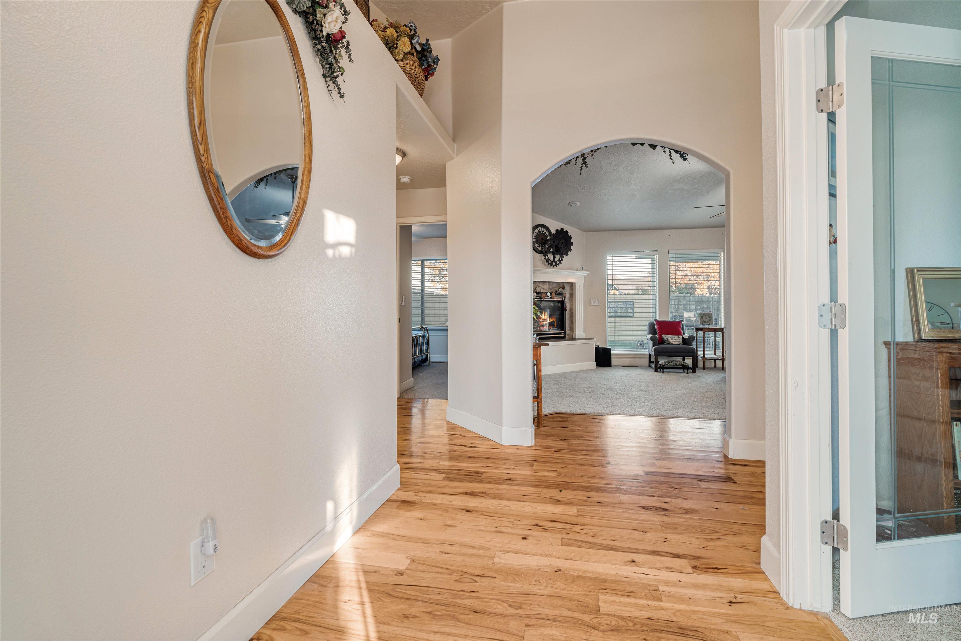 586 S Red Oak Ave