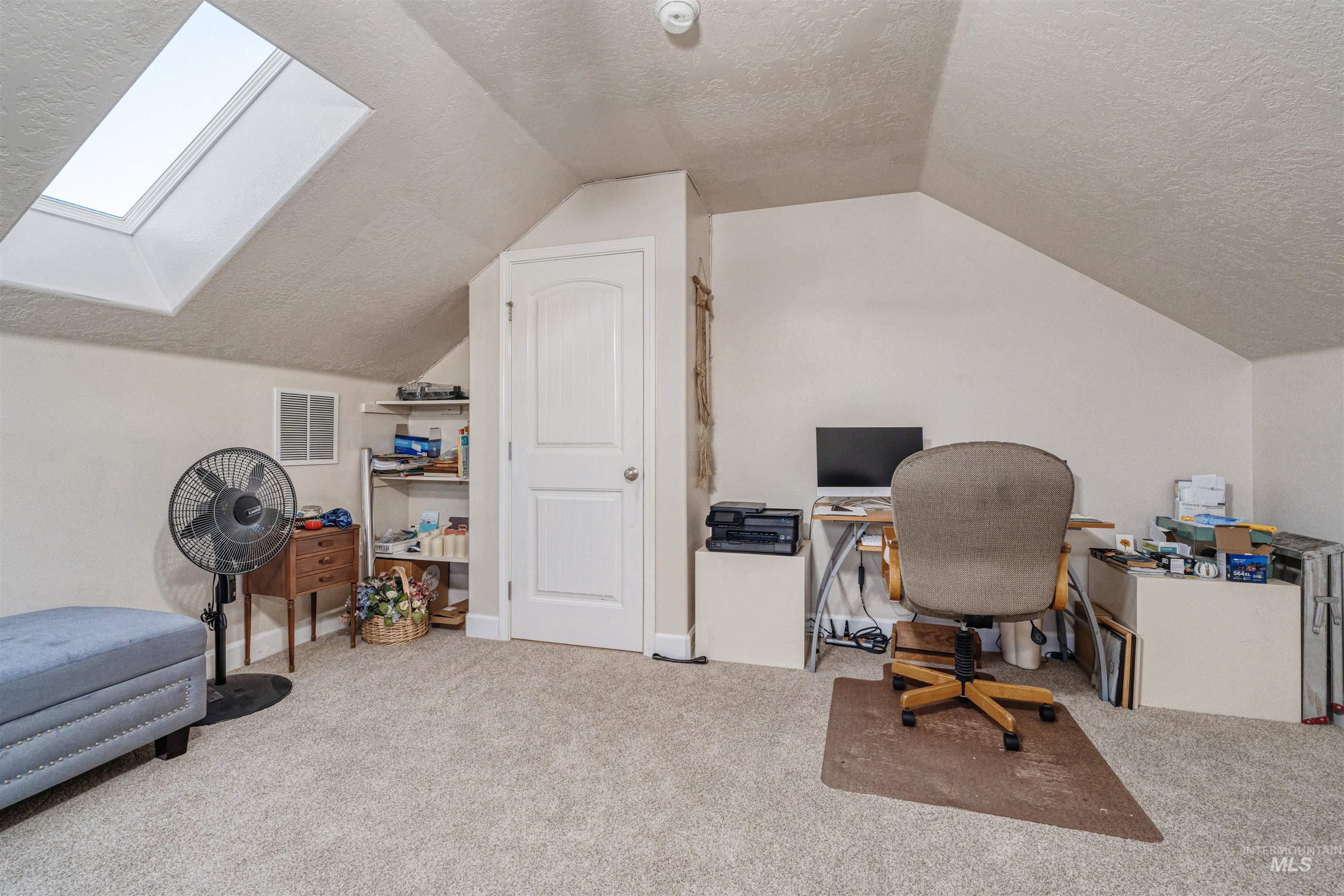 586 S Red Oak Ave