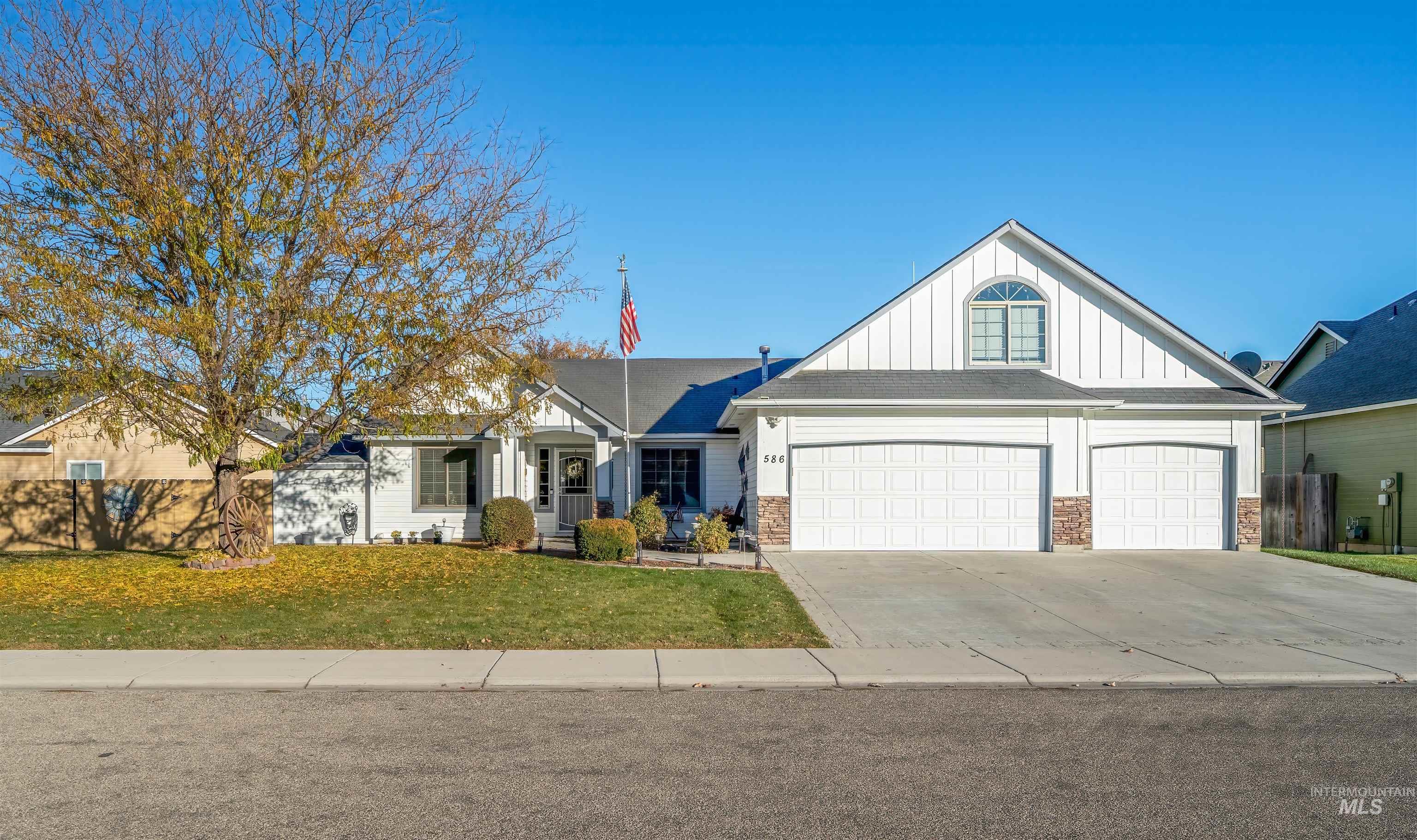 586 S Red Oak Ave