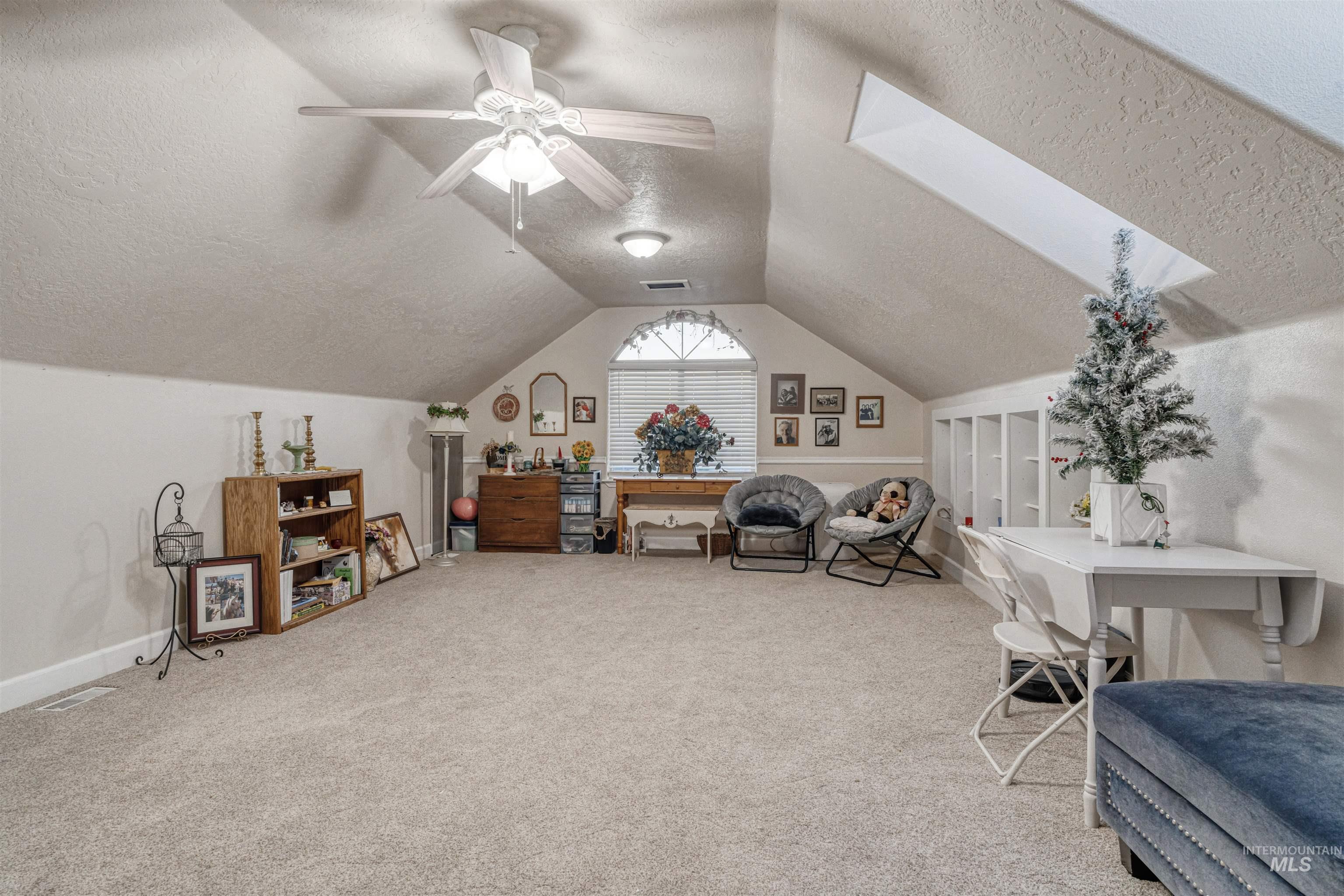 586 S Red Oak Ave
