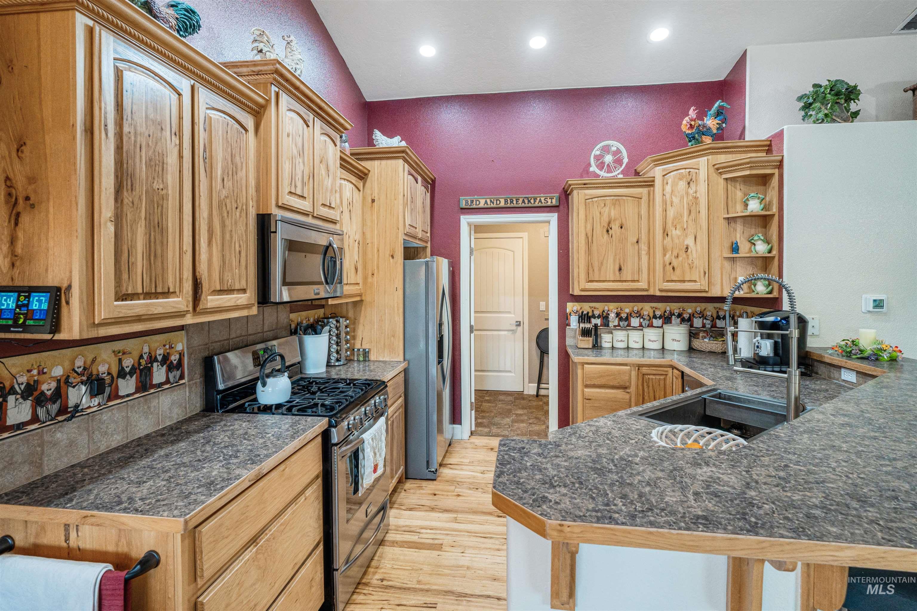 586 S Red Oak Ave