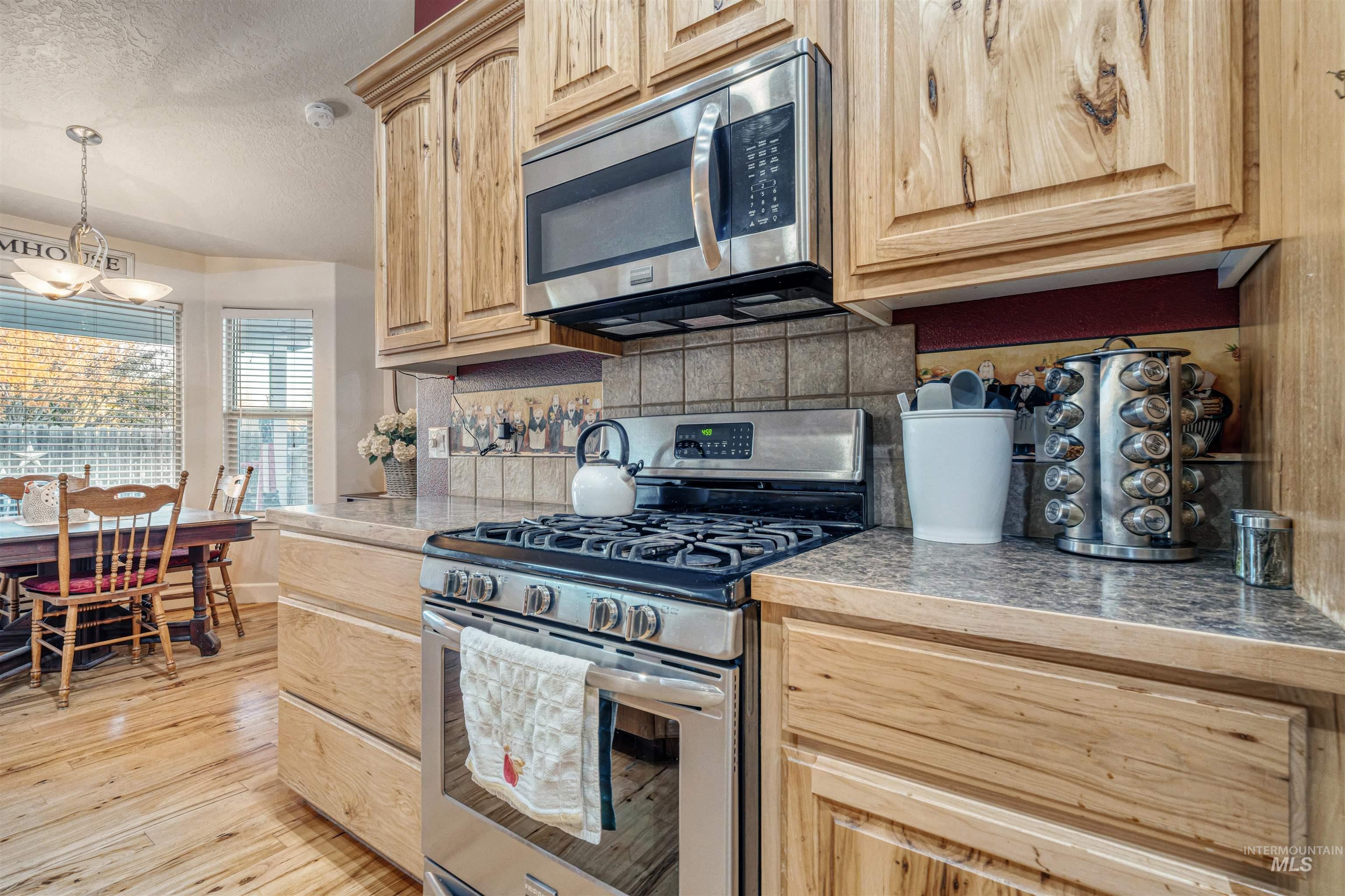 586 S Red Oak Ave
