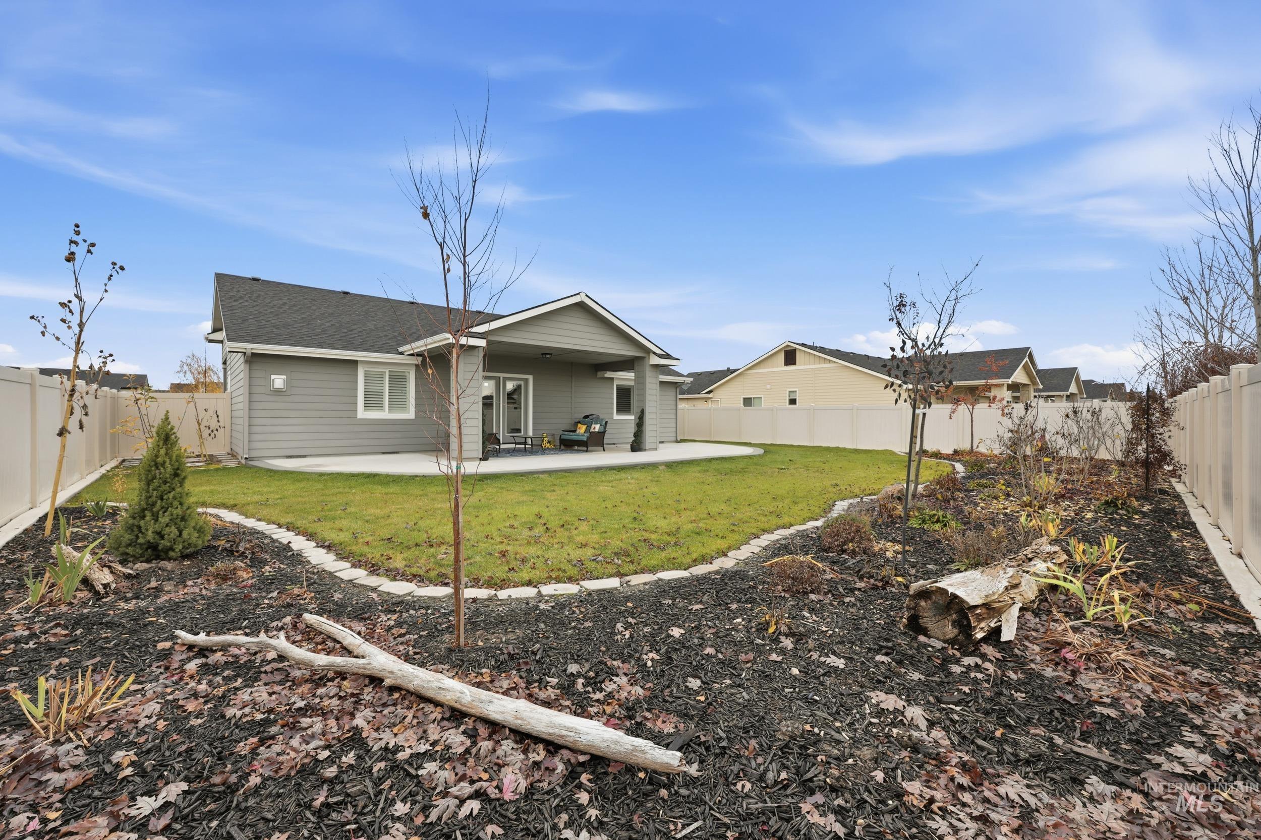 5899 W Cavendale Dr