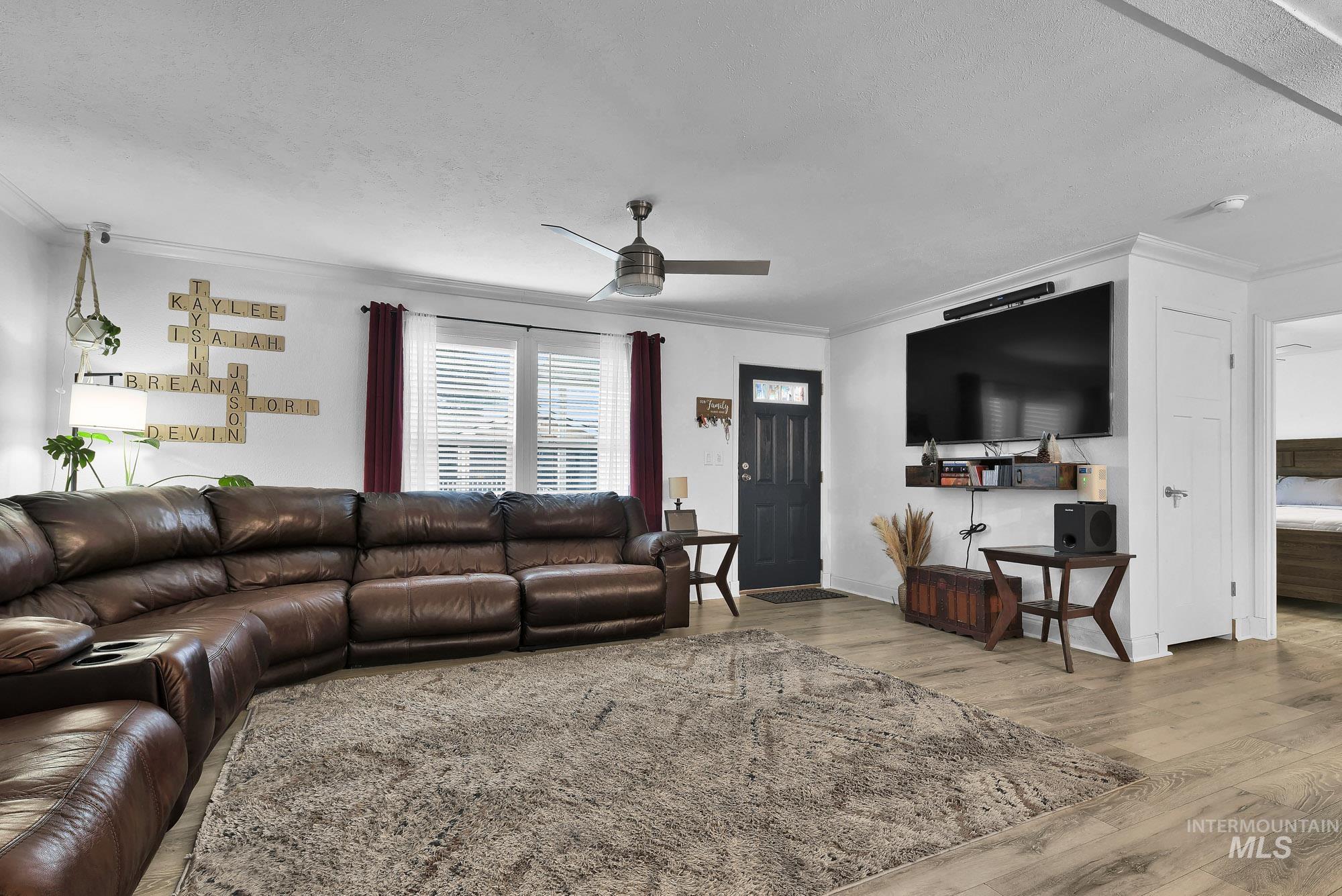 8483 W Irving Ln