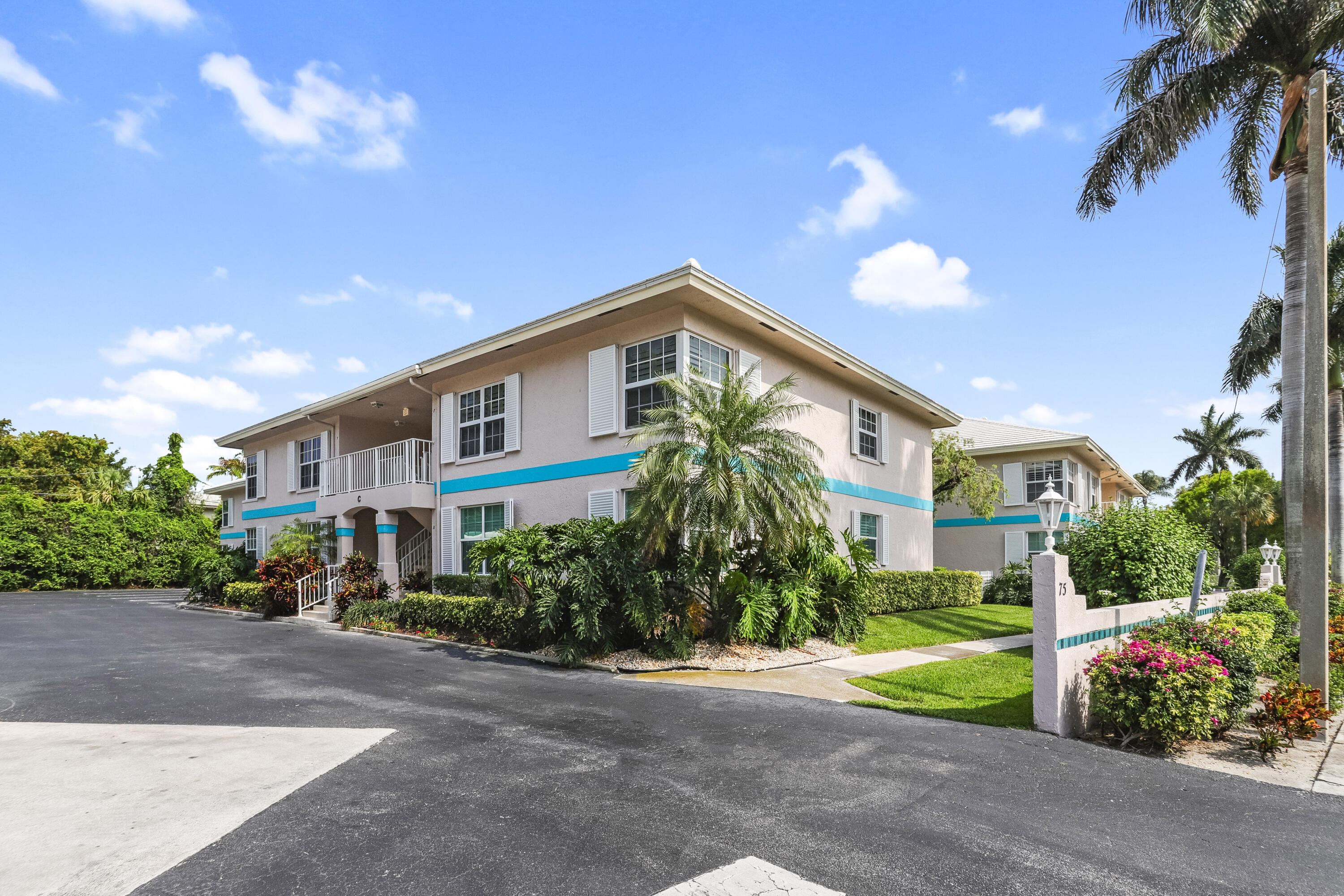 75 Venetian Drive D-13