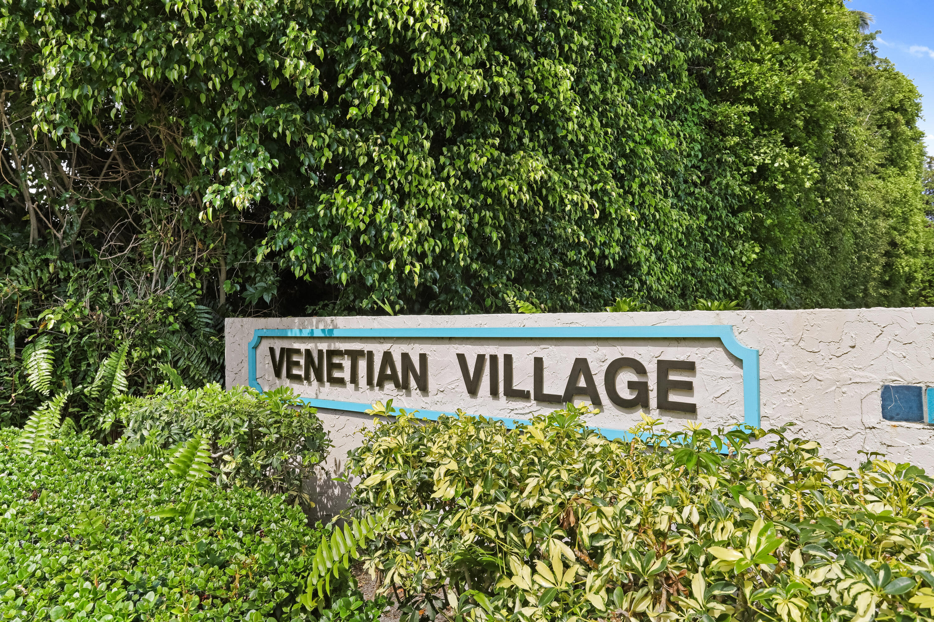 75 Venetian Drive D-13