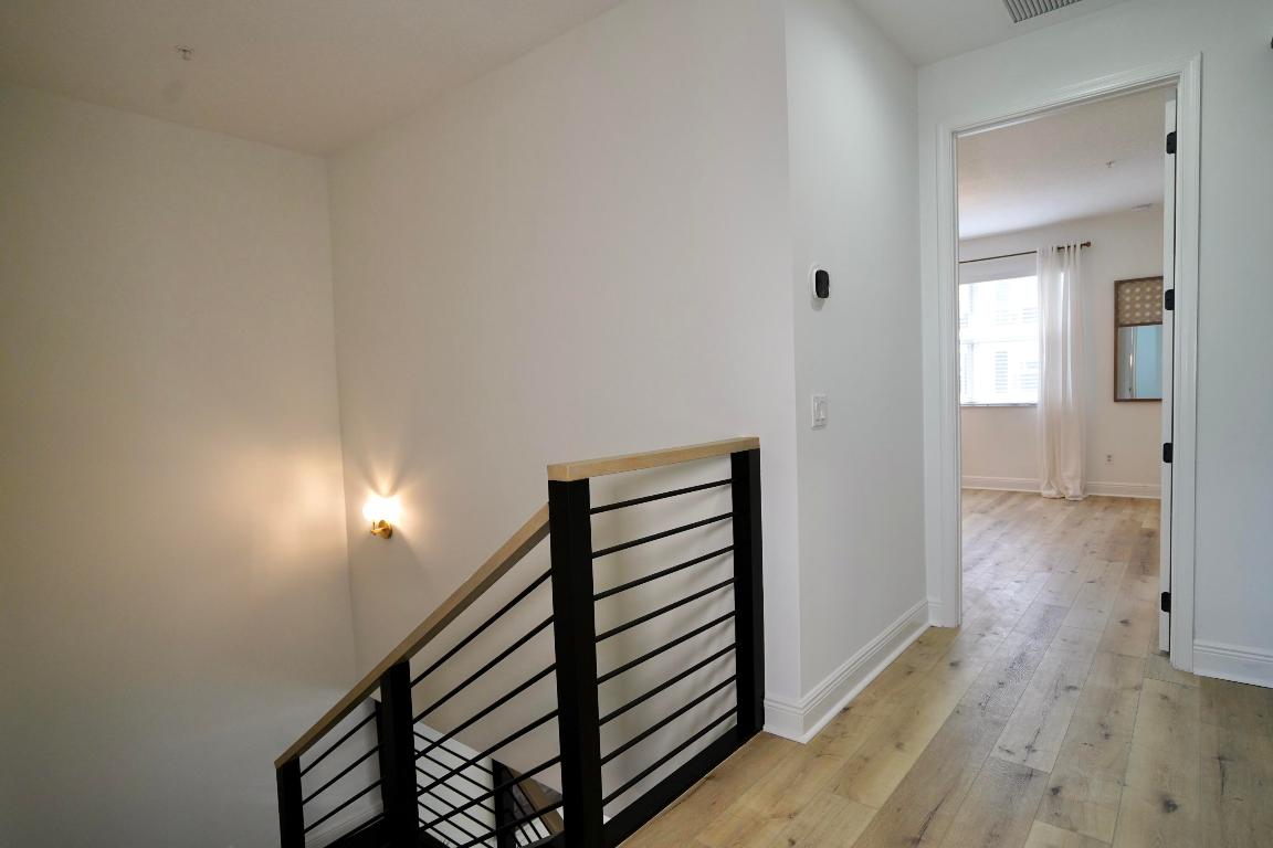 229 N Latitude Circle