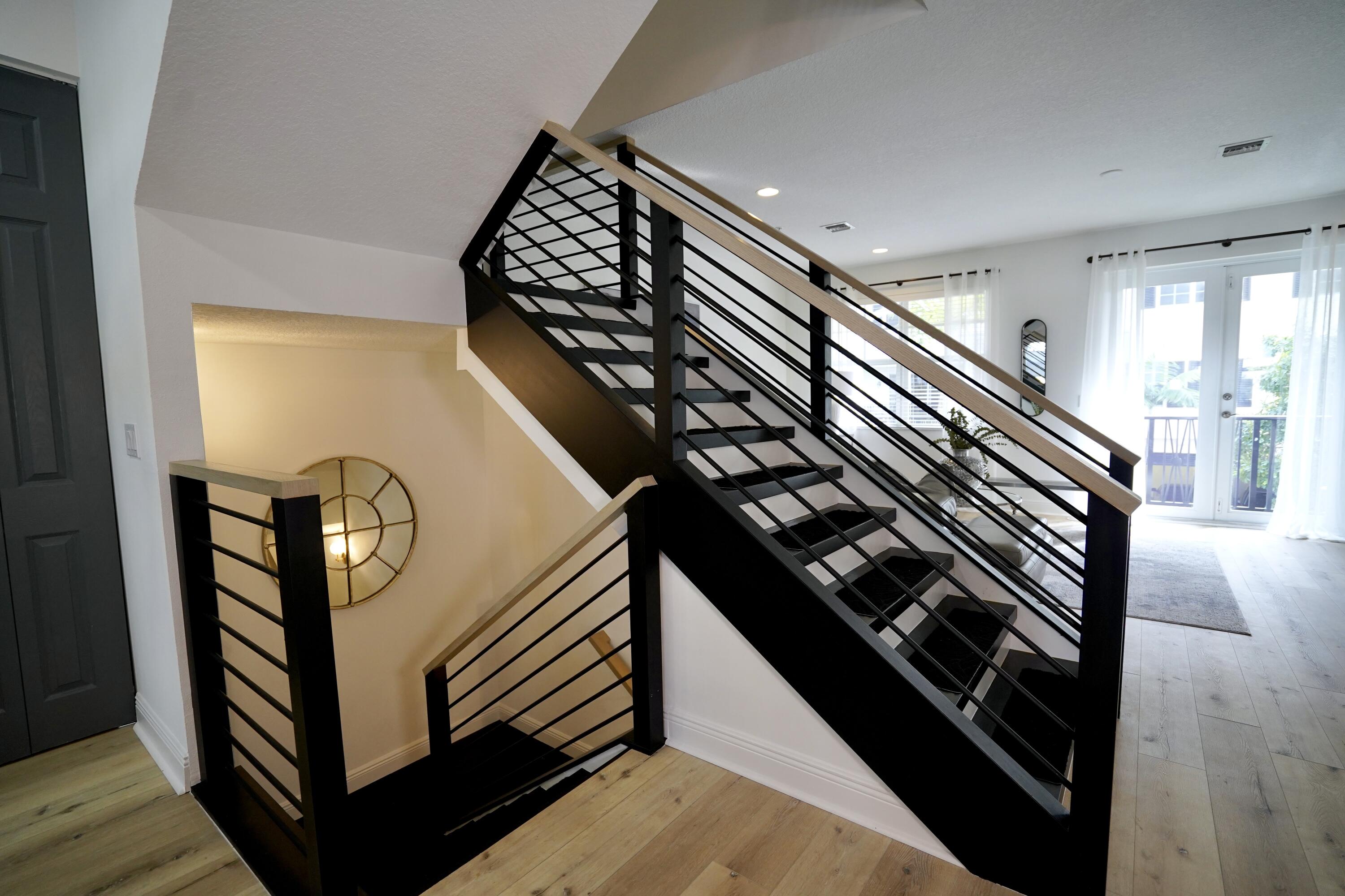 229 N Latitude Circle