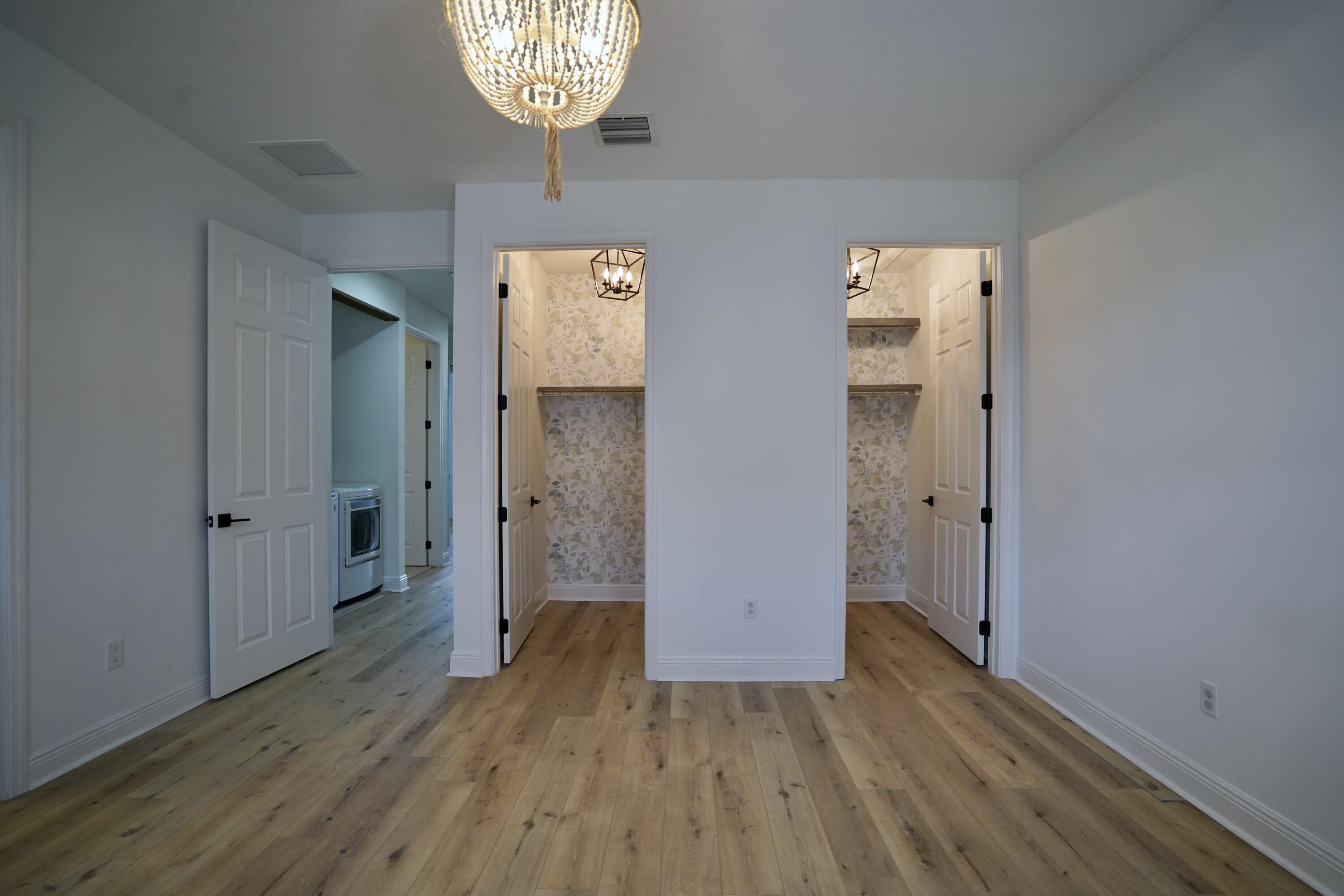 229 N Latitude Circle