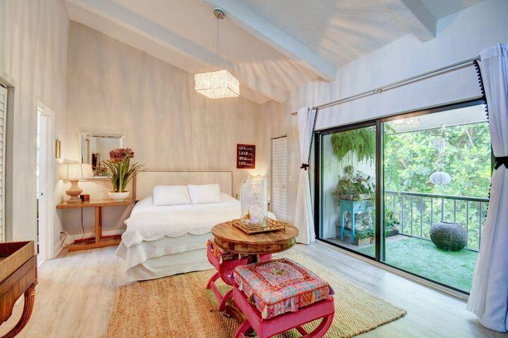 250 S Ocean Boulevard Unit: 272